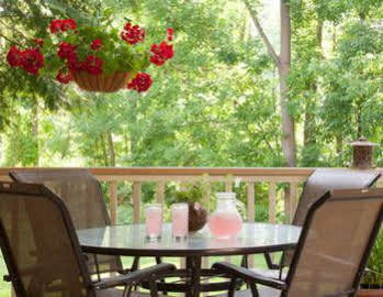 Alpine Haus Bed & Breakfast Inn Vernon Exterior photo