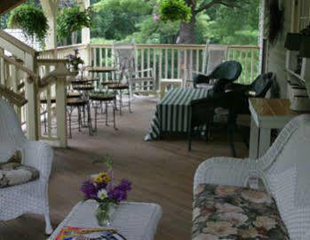 Alpine Haus Bed & Breakfast Inn Vernon Exterior photo